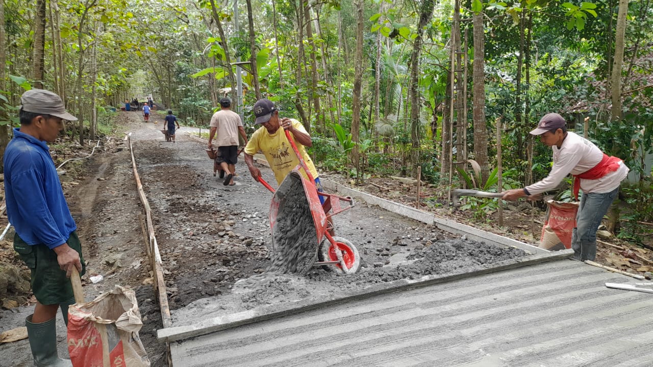 Pembangunan Jalan di Padukuhan Tanjung 3 Mulai Dikerjakan 